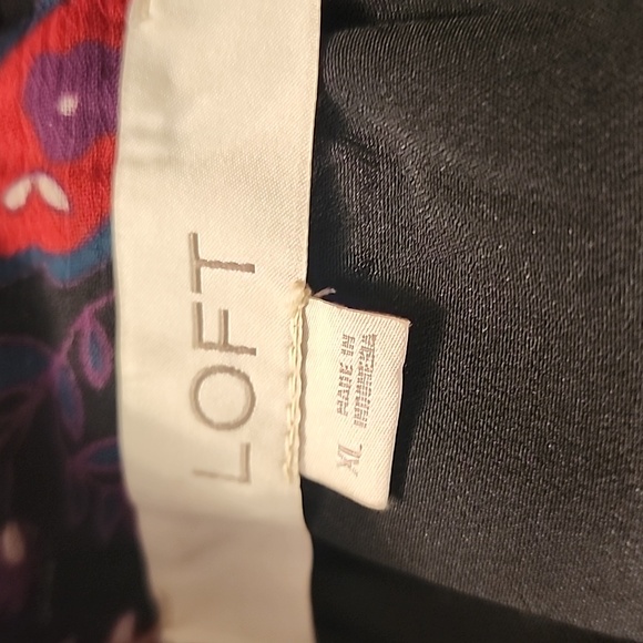 Gorgeous Loft Dress - Picture 6 of 7